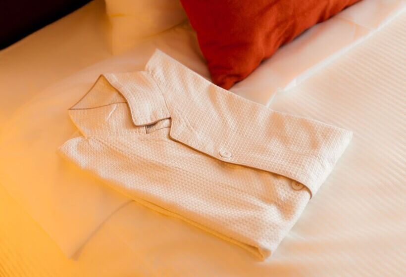 חדר סטנדרט, Koga Central