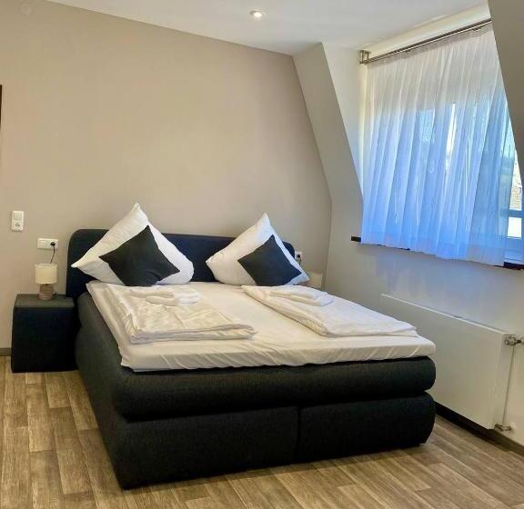 חדר אקונומי, Krone Riesling