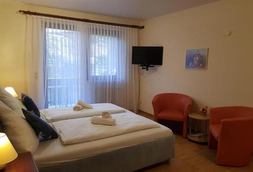 חדר סטנדרט עם מרפסת, Krone Riesling