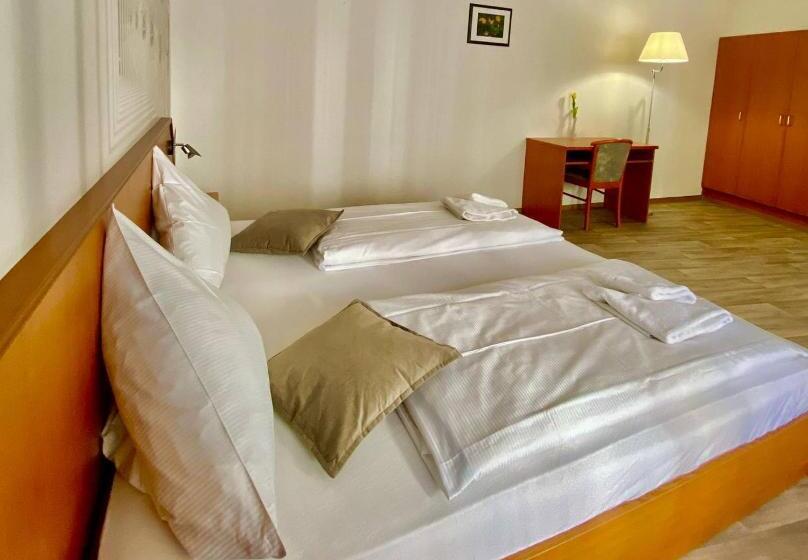 חדר סטנדרט עם מרפסת, Krone Riesling