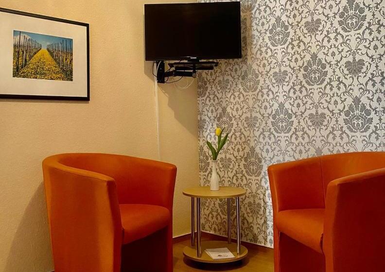 חדר סטנדרט לשלושה עם מרפסת, Krone Riesling