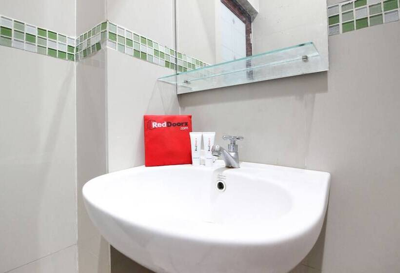 חדר סטנדרט, Reddoorz Plus @ Timoho