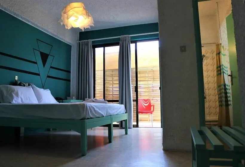 バルコニー付きスタンダードルーム, The Bongos   Socially Conscious Rooms, Part Of The Room Rate Goes To Charity