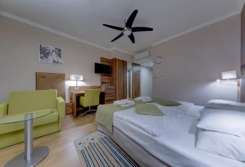 バルコニー付きシングルスタンダードルーム, Mineral Hotel Malinowy Raj