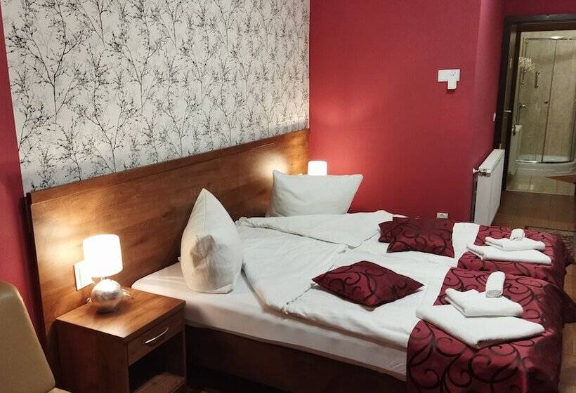 Quarto Quádruplo Estandar, Pensjonat Zielone Wzgórze W Bolesławowie