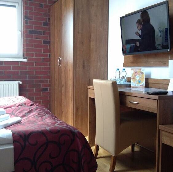 Escritório Estándar, Pensjonat Zielone Wzgórze W Bolesławowie