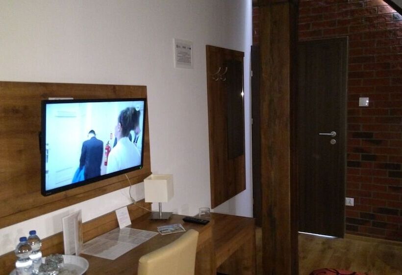 Escritório Estándar, Pensjonat Zielone Wzgórze W Bolesławowie