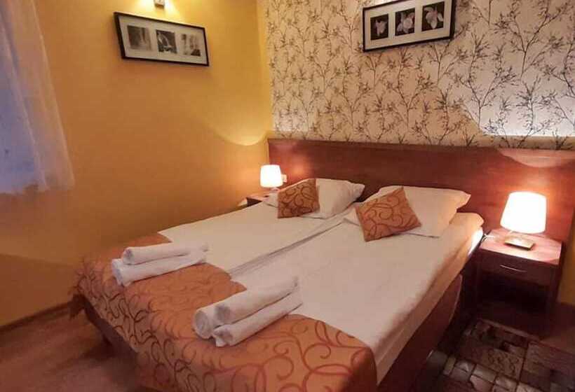 Quarto Triplo Estandar, Pensjonat Zielone Wzgórze W Bolesławowie