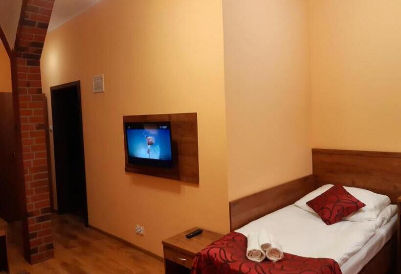 Quarto Triplo Estandar, Pensjonat Zielone Wzgórze W Bolesławowie