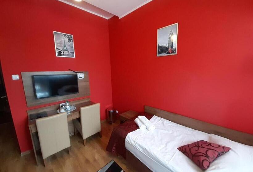 Quarto Estandar com Sacada, Pensjonat Zielone Wzgórze W Bolesławowie