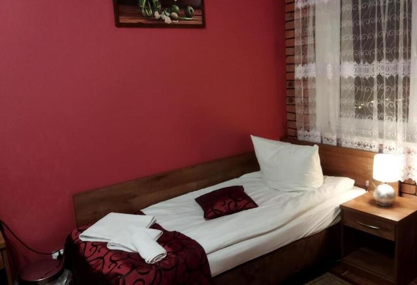 Quarto Quádruplo Estandar, Pensjonat Zielone Wzgórze W Bolesławowie