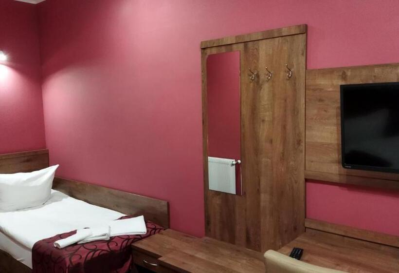 Quarto Quádruplo Estandar, Pensjonat Zielone Wzgórze W Bolesławowie