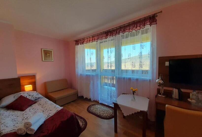 Quarto Triplo Estandar com Sacada, Pensjonat Zielone Wzgórze W Bolesławowie