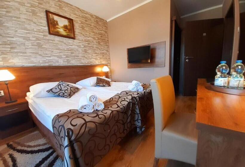 Quarto Estandar com Sacada, Pensjonat Zielone Wzgórze W Bolesławowie