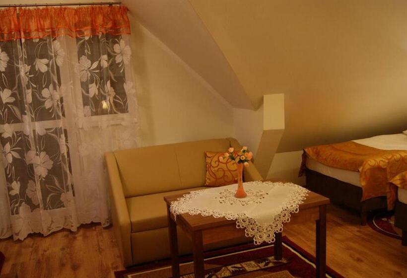 Quarto Quádruplo Estandar, Pensjonat Zielone Wzgórze W Bolesławowie