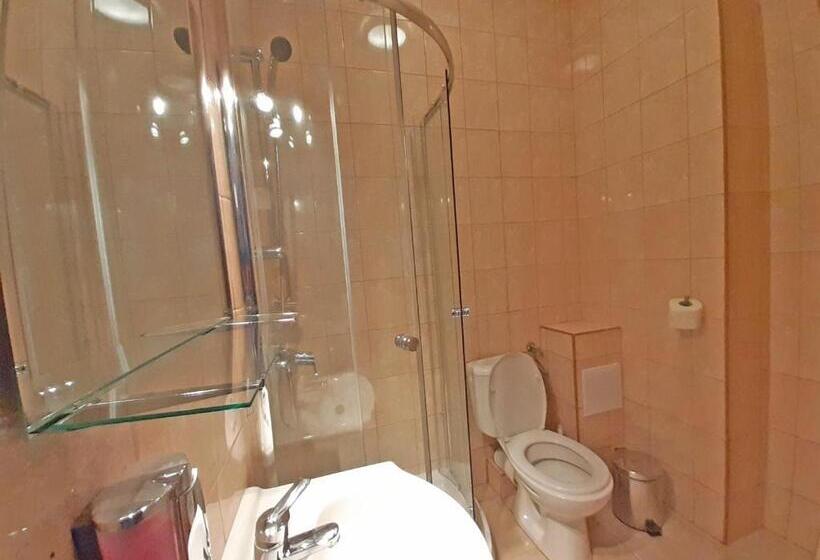 Quarto Estandar com Sacada, Pensjonat Zielone Wzgórze W Bolesławowie