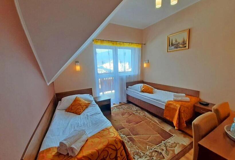 Quarto Estandar com Sacada, Pensjonat Zielone Wzgórze W Bolesławowie