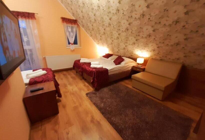 Quarto Triplo Estandar, Pensjonat Zielone Wzgórze W Bolesławowie