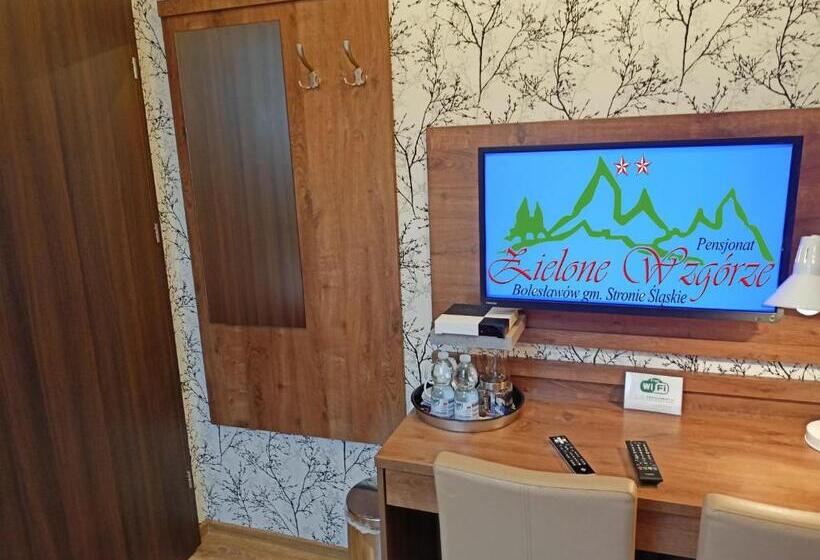 Escritório Estándar, Pensjonat Zielone Wzgórze W Bolesławowie