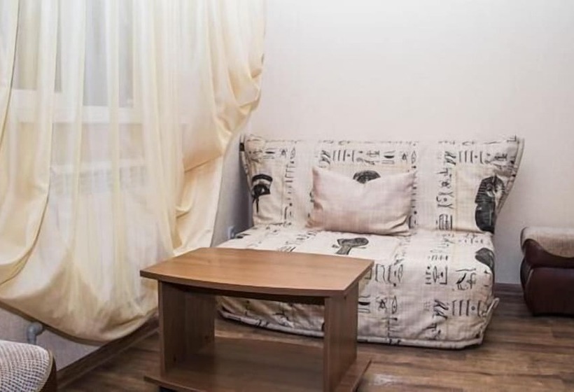 חדר סטנדרט לשלושה, Sosnoviy Bor