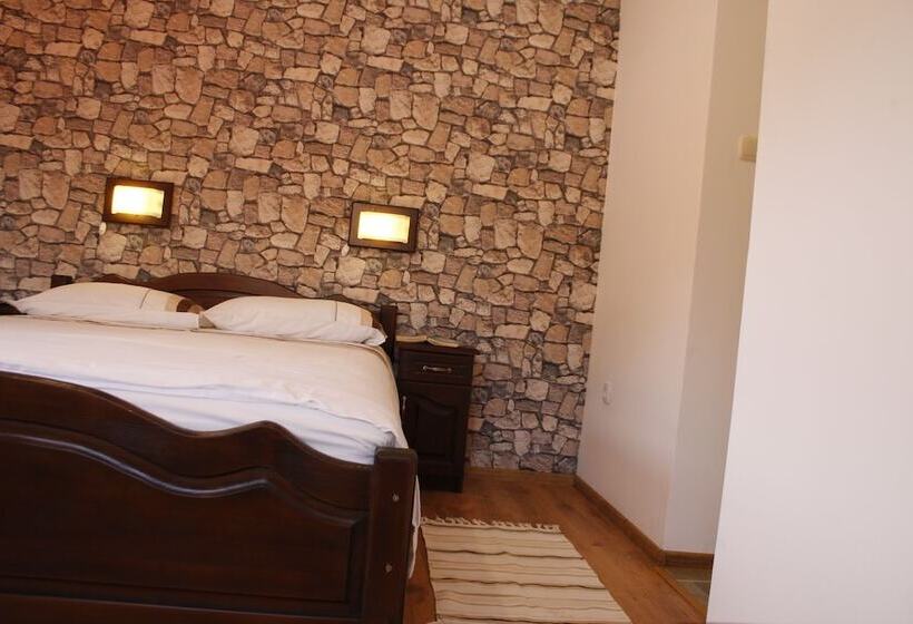 Номер Стандарт Трехместный, Iliikova House