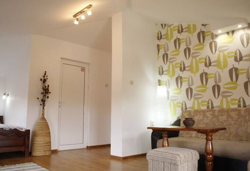 Апартаменты 2 Спальни, Iliikova House