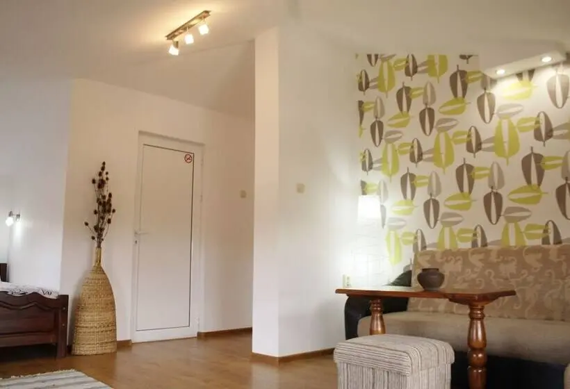２ベッドルームアパートメント, Iliikova House