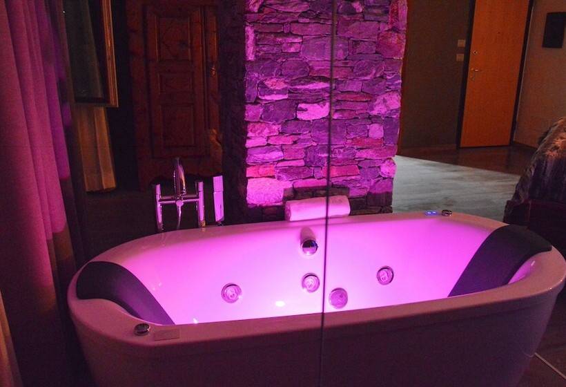 جناح, Serendipity