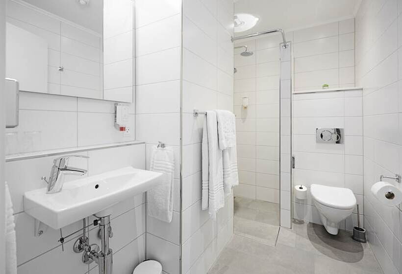 جناح جونيور مزوَّد بشرفة, Fjordkroen