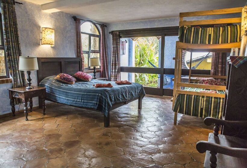 سوییت خانوادگی, La Iguana Perdida Hostel