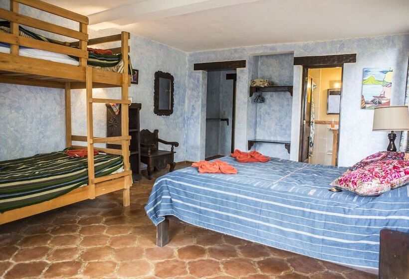 سوییت خانوادگی, La Iguana Perdida Hostel