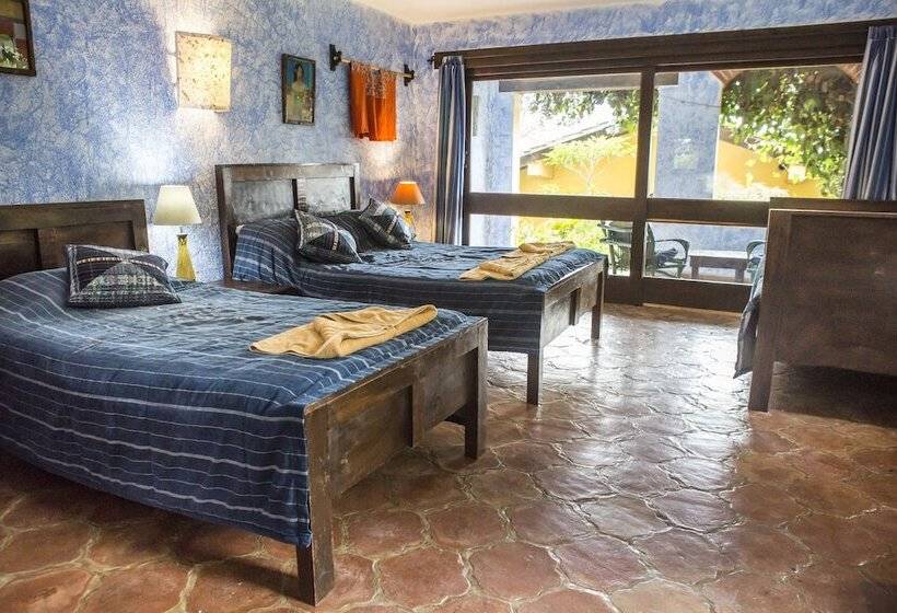 سوییت خانوادگی, La Iguana Perdida Hostel