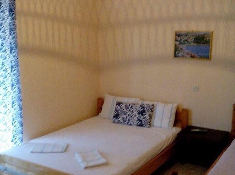 Triple Room Sea View, Nebo