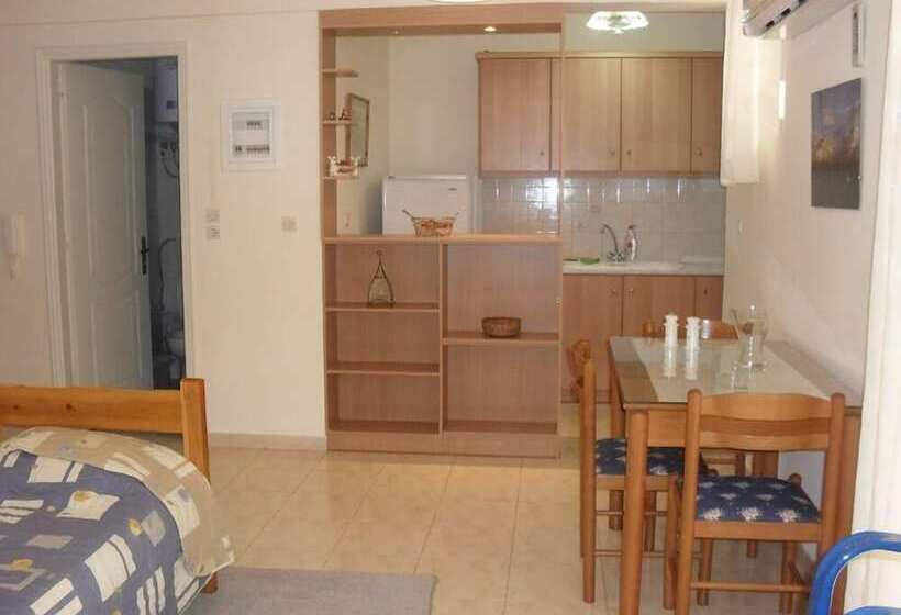 Triple Room Sea View, Nebo