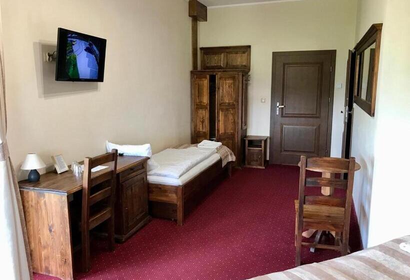 غرفة قياسية ثلاثية, Pensjonat Sekuła