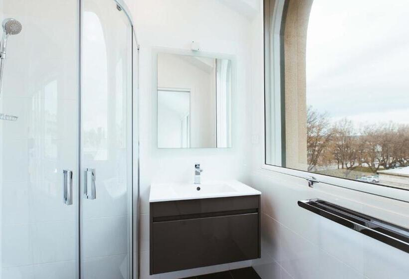 استودیوی استاندارد, Salamanca Galleria Apartments