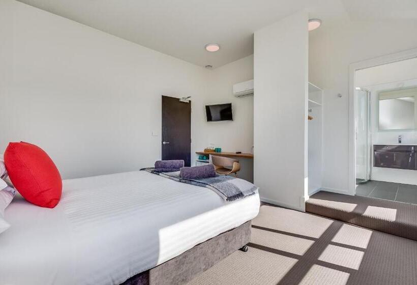 استودیوی استاندارد, Salamanca Galleria Apartments