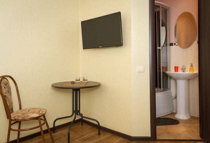 اتاق استاندارد, Tri Kota