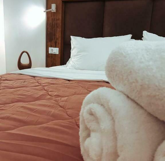 חדר בסיסי, Vergina Beach