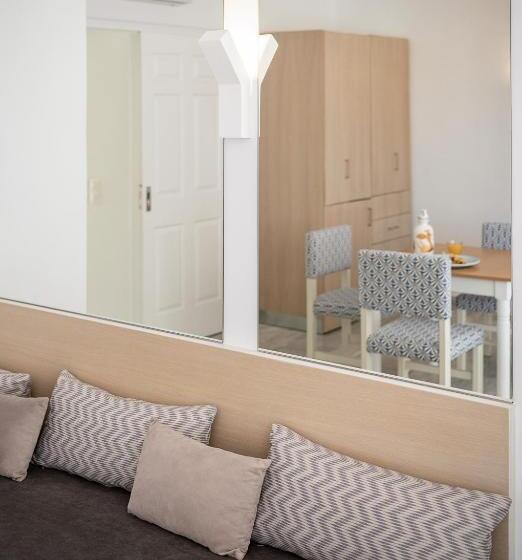 דירת חדר, Vergina Beach