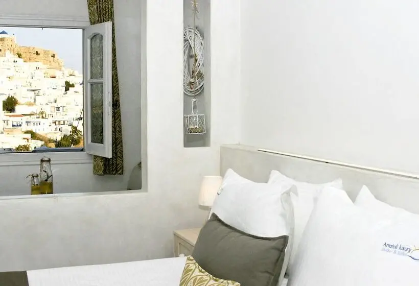 デラックスの４人部屋, Anatoli Luxury Studios & Suites