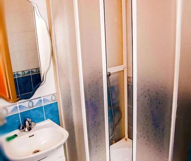 اتاق اکونومی یک تخته, Erofey