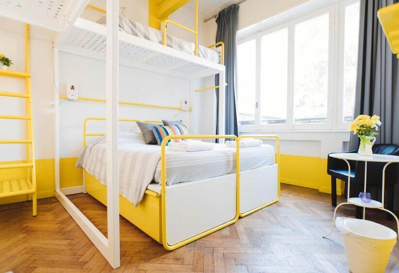 スタンダードトリプルルーム, Ostello Bello Lake Como