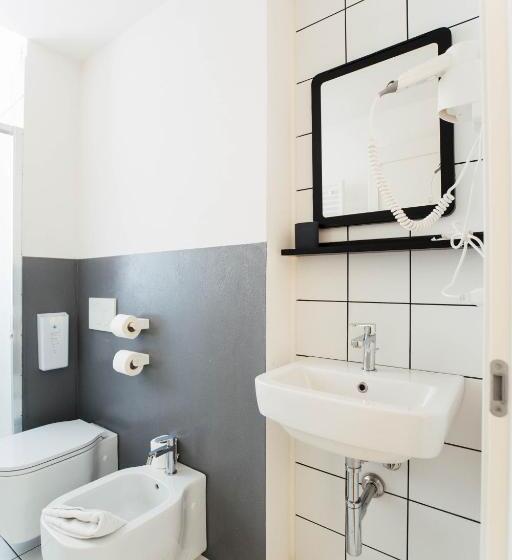 スタンダード４人部屋, Ostello Bello Lake Como