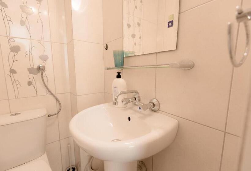 إستوديو قياسى, Hidden Peak Guestrooms