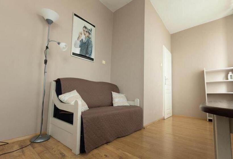 إستوديو قياسى, Hidden Peak Guestrooms