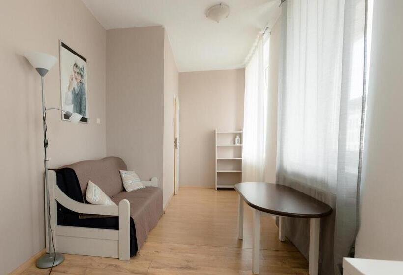 إستوديو قياسى, Hidden Peak Guestrooms