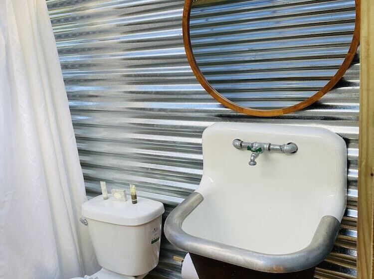 استودیوی لوکس, Hacienda Tres Casitas