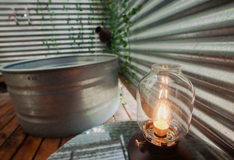 استودیوی لوکس, Hacienda Tres Casitas