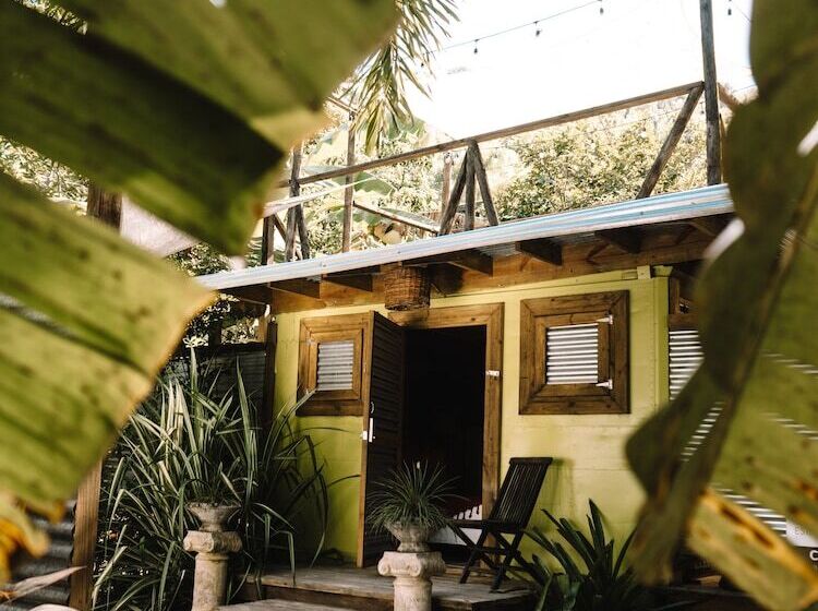 استودیوی لوکس, Hacienda Tres Casitas